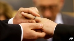 Kaum Katolik progresif Jerman yang berpengaruh secara terbuka menentang pernyataan Vatikan baru-baru ini, bahwa para pastor tidak dapat memberkati pernikahan sesama jenis. (Foto: ilustrasi).