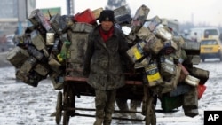 سیگار می گوید که عدم موجودیت یک راهکار جامع به خاطر فقر زدایی سبب شد تا با وجود رشد اقتصادی افغانستان نتواند فقر و بیکاری را در این کشور کاهش بدهد.