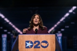 ကန်ဒီမိုကရက် ဒုသမ္မတလောင်းအဖြစ် တရားဝင်လက်ခံခြင်းခံရတဲ့ ကယ်လီဖိုးနီးယားပြည်နယ် အထက်လွှတ်တော်အမတ် Kamala Harris။ (သြဂုတ် ၁၉ ၊ ၂၀၂၀)