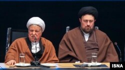 هاشمی رفسنجانی حسن خمینی را شبیه‌ترین فرد به پدربزرگش، آیت‌الله خمینی توصیف کرد - عکس از آرشیو