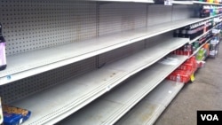 Some stores sold out their water hours before Sandy struck, Monday, October 29, 2012. (VOA / A. Phillips)