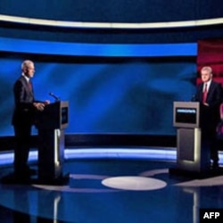 Kandidat DS Boris Tadić i kandidat SNS Tomislav Nikolić u TV duelu na državnoj televiziji.