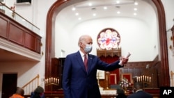 លោក Joe Biden ថ្លែង​ទៅ​កាន់​មេដឹកនាំ​សហគមន៍​ និង​សមាជិក​បព្វជិត នៅ​ព្រះវិហារ Bethel AME នៅ​ក្នុង​ក្រុង Wilmington កាលពី​ថ្ងៃទី១ ខែមិថុនា ឆ្នាំ២០២០។