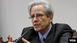 Valenzuela abandona el cargo para volver como profesor de Ciencias Políticas a la Universidad de Georgetown.