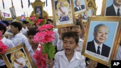 ពលរដ្ឋ​ខ្មែរចូលរួមចែក​រំលែក​ការ​ចូលរួម​មរណទុក្ខ​និង​សេចក្ដី​សោក​ស្តាយ​របស់​ខ្លួន​ដល់​ការ​ចូល​ទីវង្គត​នៃ​អតីត​ព្រះមហាក្សត្រ នរោត្តម​ សីហនុ។​