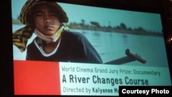 ខ្សែ​ភាពយន្ត​រឿង​«ក្បង់​ទឹក​ទន្លេ»​ (A River Changes Course) ឈ្នះ​បាន​ពាន​រង្វាន់ Sundance World Cinema Grand Jury Prize។