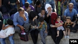 آرشیف: پناهجویان افغان با وجود قبول خطر مرگ خود را به یکی از کشور های اروپایی رساندند، اما حال آنان با خطر بر گشت اجباری مواجه اند