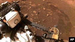 រូបថត​នេះ​ត្រូវបាន​​ផ្សព្វផ្សាយ​ដោយ​អង្គការ​ណាសា ដែល​ត្រូវ​បាន​ថត​ក្នុង​អំឡុងពេល​​ដែល​យានអវកាស Perseverance ដំណើរការ​លើ​ភពព្រះអង្គារ​ ថ្ងៃទី៤ ខែមីនា ឆ្នាំ២០២១។ 