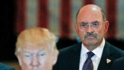 Trump e o seu director financeiro Allen Weisselberg (foto de arquivo)