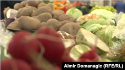 U samoposlugama ili na pijacama ne kupuje se na kilogram, već na gram