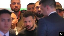 烏克蘭總統澤連斯基抵達新加坡香格里拉對話會場。（2024年6月1日）