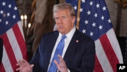 2024年12月16日，當選總統唐納德·特朗普在佛羅里達州棕櫚灘海湖莊園舉行的新聞發布會上講話。