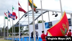 Podizanje crnogorske zastave u sedištu NATO-a u Briselu