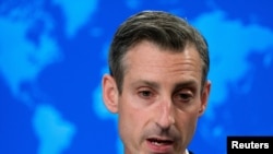 Msemaji wa Wizara ya Mambo ya Nje ya Marekani Ned Price akizungumza wakati wa mkutano na waandishi wa habari mjini Washington, Machi 10, 2022.(REUTERS) 