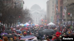 ผู้สนับสนุนทรัมป์ ปักหลักหน้า Capital One Arena ที่กรุงวอชิงตัน 19 ม.ค. 2025 REUTERS/Daniel Cole