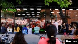 Black Friday shopping in Caracas