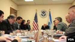 El canciller de El Salvador, Hugo Martínez se reunió con la secretaria Janet Napolitano por el TPS.