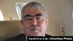 General Do'stum shimoliy viloyatlarda katta nufuzga ega, bir necha urushlarda xizmat qilib tanilgan sarkarda 