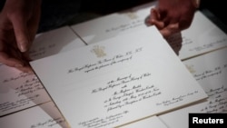 Fueron enviadas las invitaciones para la boda del Príncipe Harry y la actriz estadounidense Meghan Markle. Imprenta Barnard and Westwood. Londres, marzo 22, 2018.