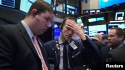 標普暴跌7%後啟動熔斷機制 紐約股市停盤15分鐘