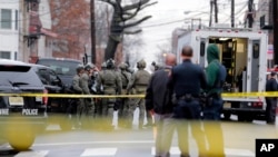 Policija na mestu zločina u Džersi Sitiju (Foto: AP)