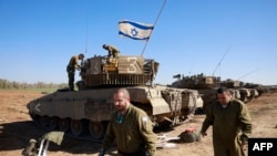 سربازان و تانک‌های ارتش اسرائیل. یکشنبه ۱۷ دی ۱۴۰۲