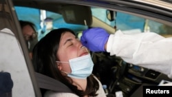 Testiranje na koronavirus u Lizburgu, u Virdžiniji (Foto: Rojters/Kevin Lamarque)