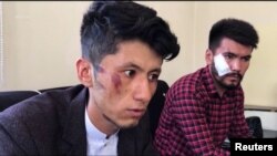 تلاش برای تخلیه ژورنالستان ادارهٔ رسانه های جهانی ایالات متحده در حالی صورت می گیرد که با تسلط طالبان، فعالیت رسانه های آزاد کاهش یافته و خبرنگاران توقیف و لت و کوب شده اند 