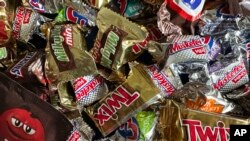 Slatkiši za Noć veštica, Njujork, 27. oktobar, 2023. (Foto: AP/Peter Morgan)