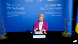 Predsjednica Evropske komisije Ursula fon der Lajen uoči potpisivanja sporazuma na samitu Savjeta Evrope u Rejkjaviku (Foto: AP/Alastair Grant)