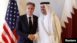 Waziri wa mabo ya nje wa Marekani Antony Blinken akiwa na waziri mkuu wa Qatar Mohammed bin Adulrahman al Thani, Amman, Jordan. Novemba 4, 2023.