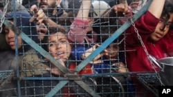 Бајден му изразува загриженост на Нетанјаху за однесувањето на Израел во војната против Хамас.