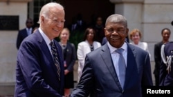 Joe Biden, Presidente dos Estados Unidos, cumprimento João Lourenço, Presidente de Angola, no Palácio Presidencial, Lunada, 3 dezembro 2024