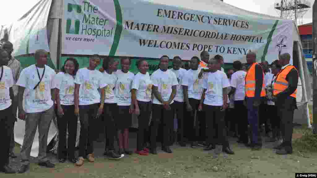 Ma'aikatan asibiti akan titin da Paparoma zai bi. &nbsp;