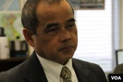 FILE: Ung Rithy, the newly-elected head of CNRP party based in the United States, is in Washington DC to talk to supporters and U.S. diplomats about situations in Cambodia, on February 23, 2017. Ung is the first Cambodian American elected to the City Council of Lowell in early 1990s. (VOA Khmer)