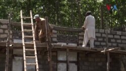 پښتونخوا کې خلک وایي ملک کې د سیاسي او مالي‌ بې ثباتۍ له کبله خپل یو وړوکی کور هم نه شي جوړولی