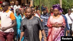 Rais wa Burundi Evariste Ndayshimiye (Katikati).