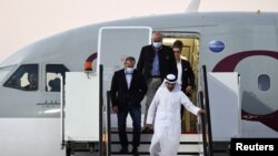 Wamarekani walioachiliwa huru na Iran wawasili mjini Doha, Qatar.