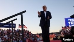 Колишній президент США Дональд Трамп проводить передвиборний мітинг у Вако, штат Техас