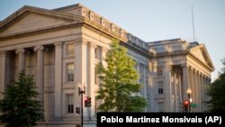 نمایی از ساختمان وزارت خزانه داری (دارایی) ایالات متحده در شهر واشنگتن