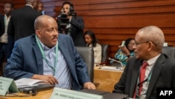 የትግራይ ክልል ጊዜያዊ አስተዳደር ፕሬዝደንት አቶ ጌታቸው ረዳ እና ሌላኛውን የህወሓት ቡድን የሚመሩት ዶ.ር ደብረ ጽዮን ገብረ ሚካኤል ተገኝተዋል። 