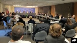 Oliy Majlis a'zolari Vashingtonda ilm-fan va siyosat ahli oldida gapirdi, 26-aprel 2012