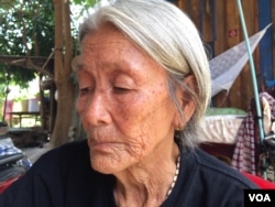 "Mommy" is being interviewed at her house after she came back from joining a protest against the controversial NGO law in July. (Phorn Bopha/VOA Khmer)