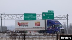 뉴욕 샹플랭에서 바라본 캐나다와 미국의 국경. (자료사진)