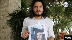 Enoc Moisés López Alegría recibió dos balazos en la cabeza el 20 de abril de 2018 durante una protesta contra el presidente de Nicaragua Daniel Ortega. Foto Houston Castillo, VOA.