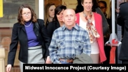 Floyd Bledsoe leaves a courtrooom on December 8, 2015 after being cleared of a murder for which he served 16 years. He is now working to end the death penalty in his home state of Kansas. 