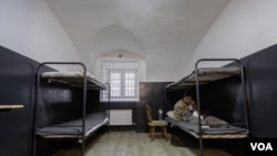 11일 볼로디미르 젤렌스키 우크라이나 대통령이 소셜미디어 X를 통해 생포한 북한군의 모습이라며 사진을 공개했다. (사진출처: X@ZelenskyyUa)