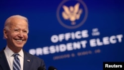 Le président élu américain Joe Biden s'exprime dans son quartier général de transition à Wilmington, Delaware, le 10 novembre 2020.