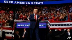 Predsednik Donald Tramp na svom prvom zvaničnom predizbornom mitingu za 2020, u Orlandu, Floridi