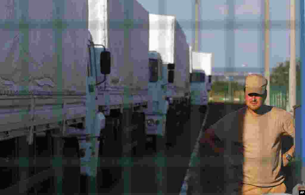 Голова СБУ Валентин Наливайченко назвав конвой "прямим вторгненням".